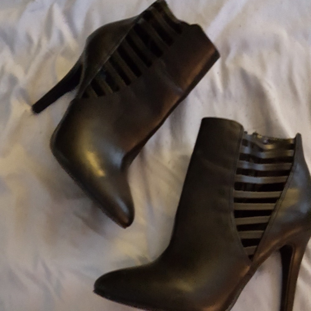 A.N.A Booties